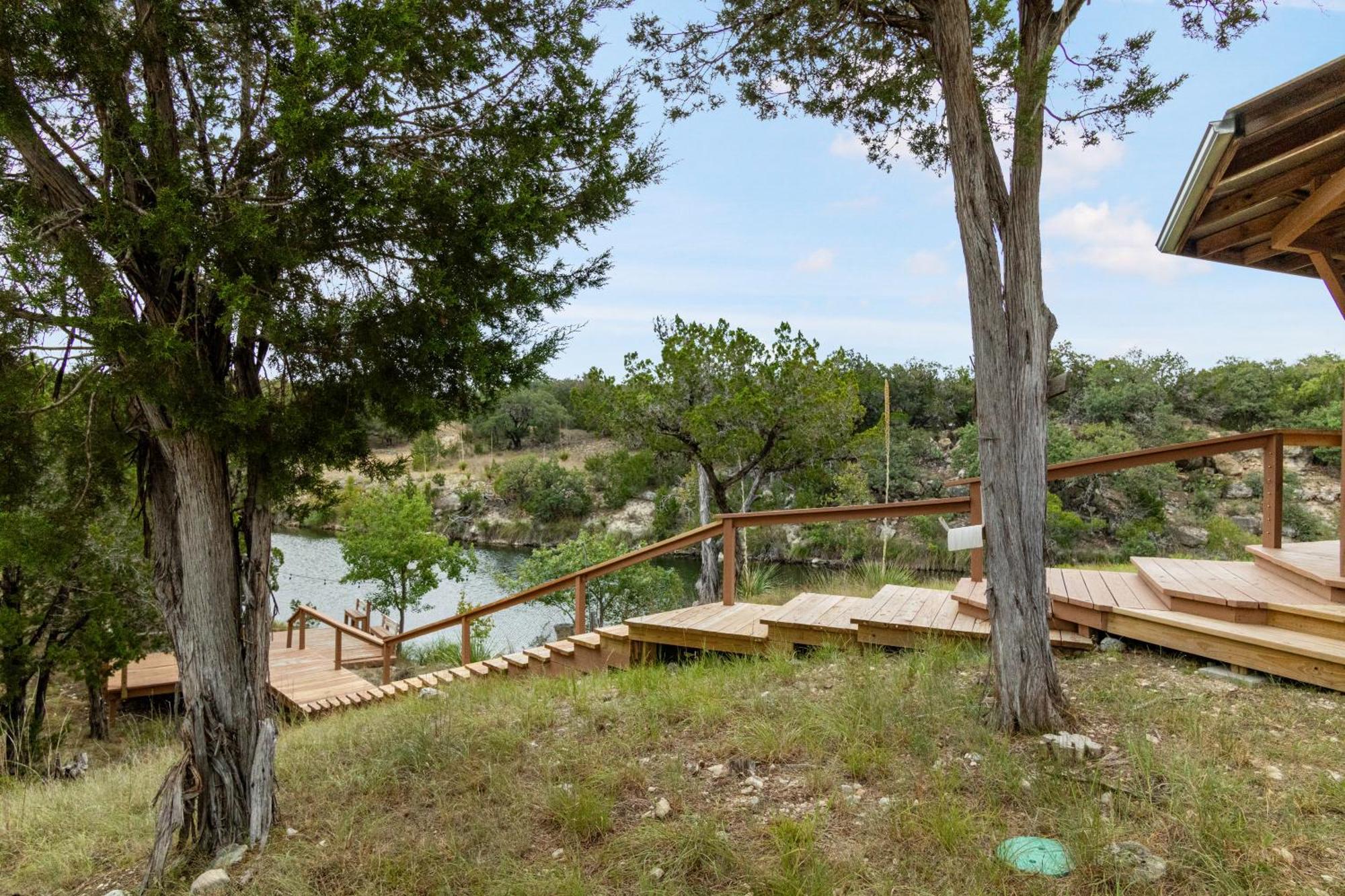 Hondo Creek Hideaway Hotel Tarpley Exterior photo